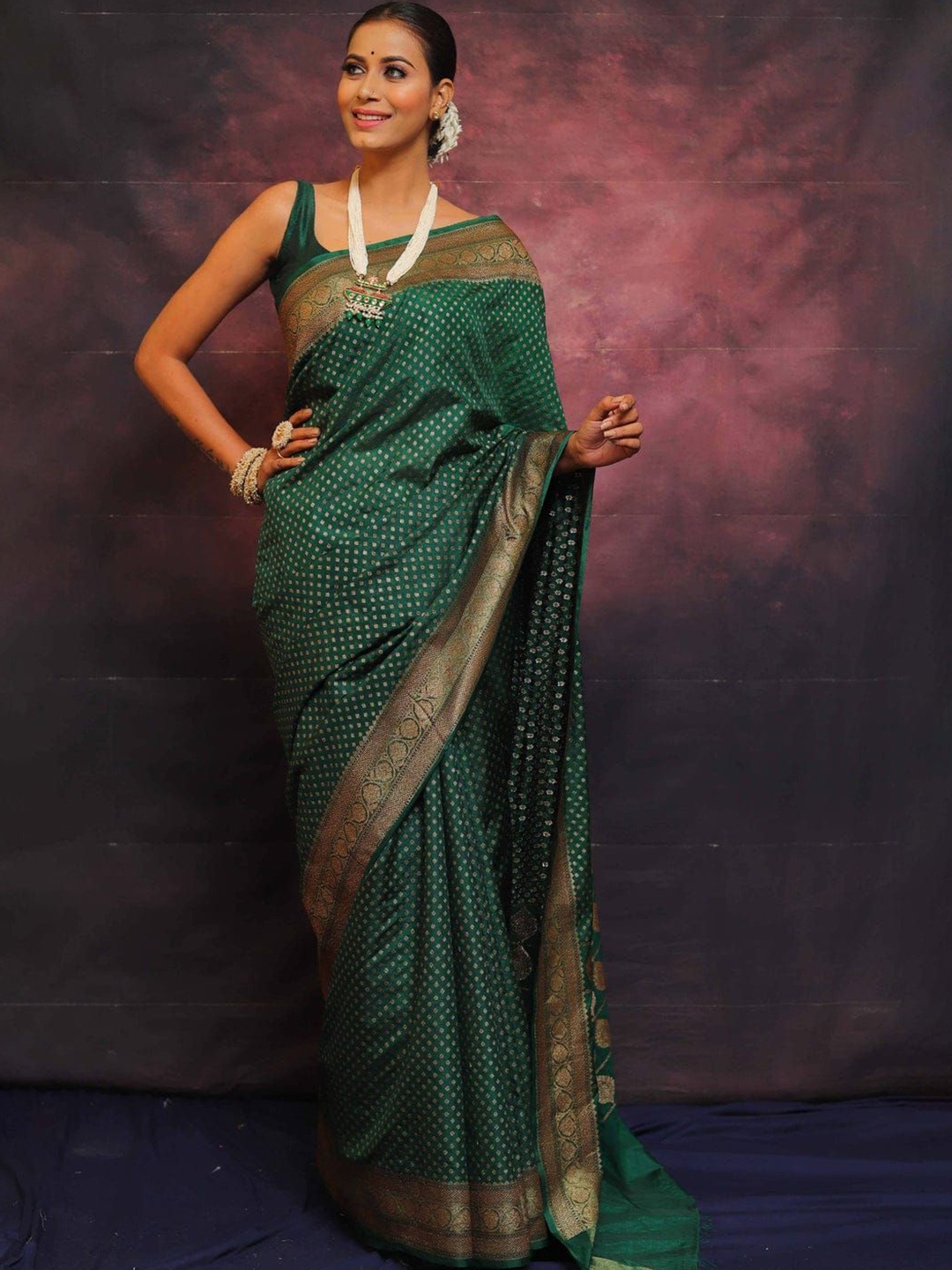 

LeeliPeeri Designer Woven Design Zari Saree, Green