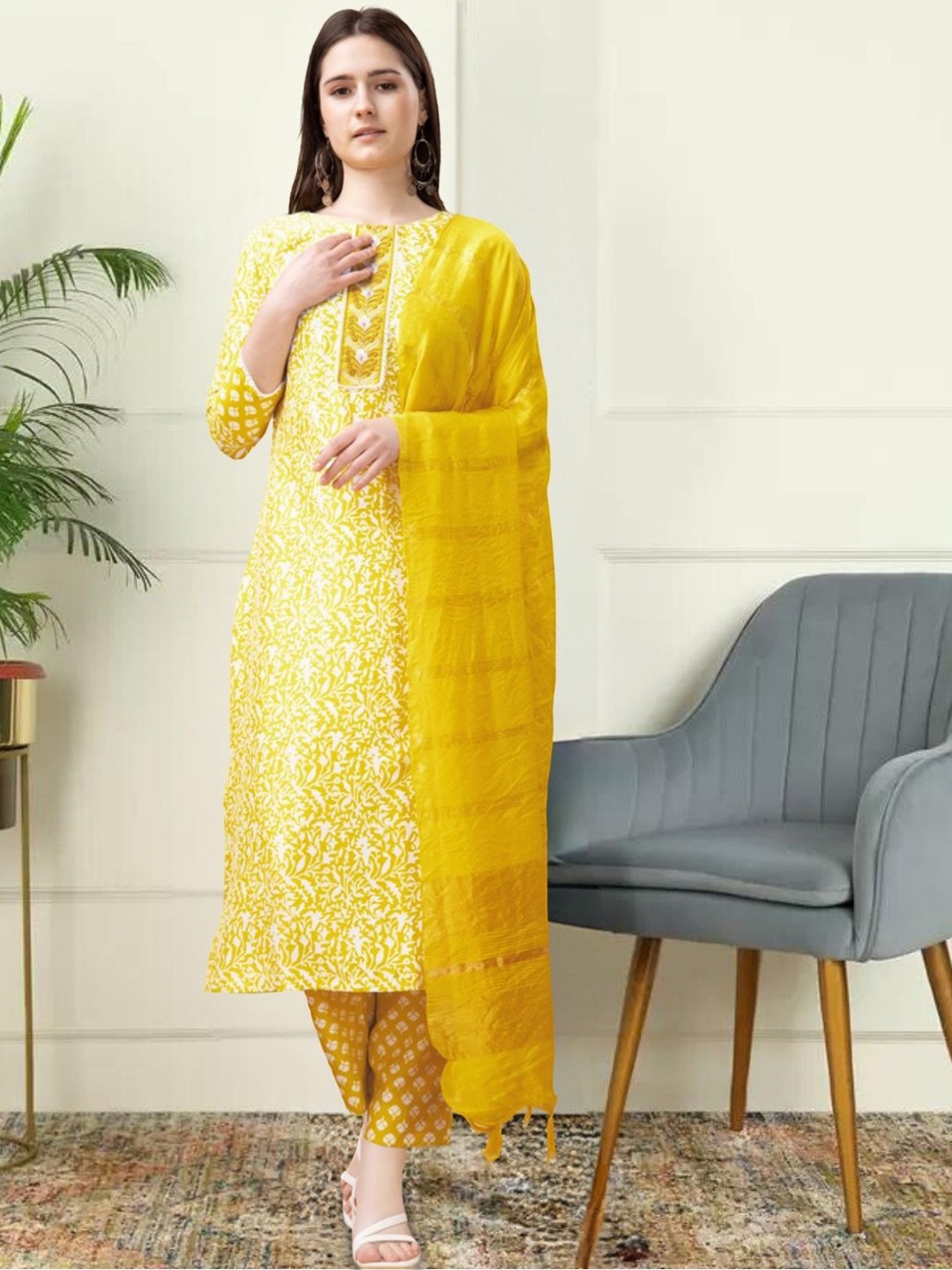 

KAZIA Floral Printed Thread Work Kurta with Trousers & Dupatta, Yellow