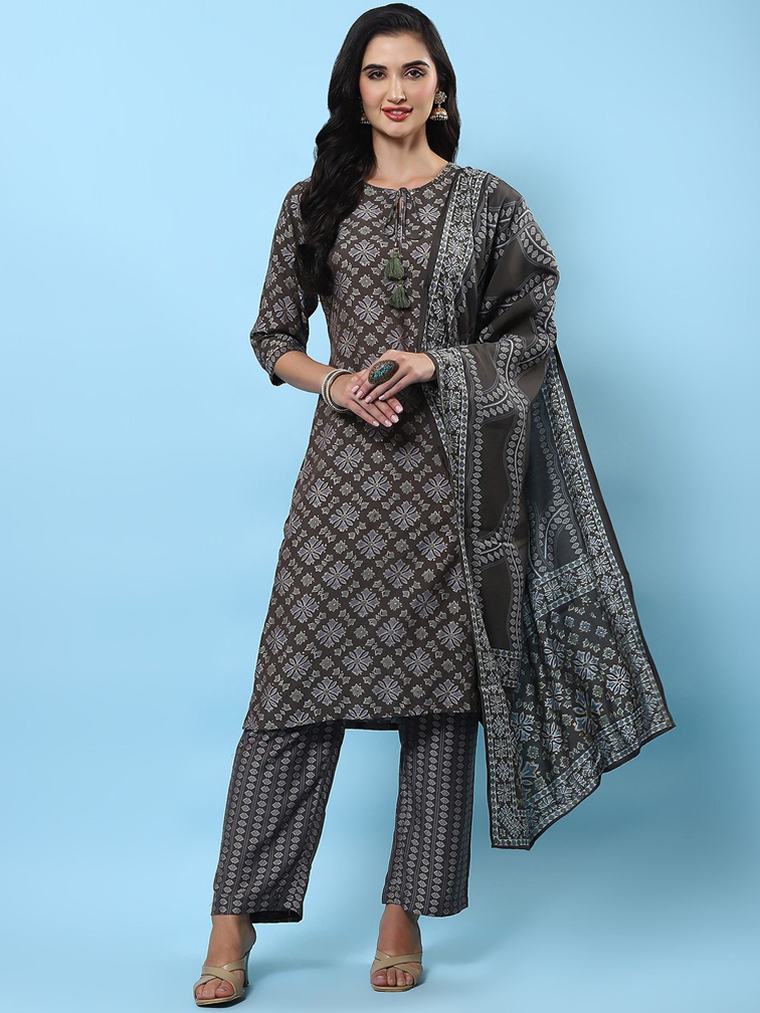 

Shree Floral Printed Straight Kurta with Trousers & Dupatta, Grey