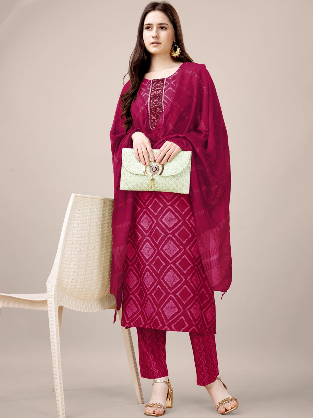 

Anouk Geometric Printed Regular Thread Work Straight Kurta with Trousers & Dupatta, Pink