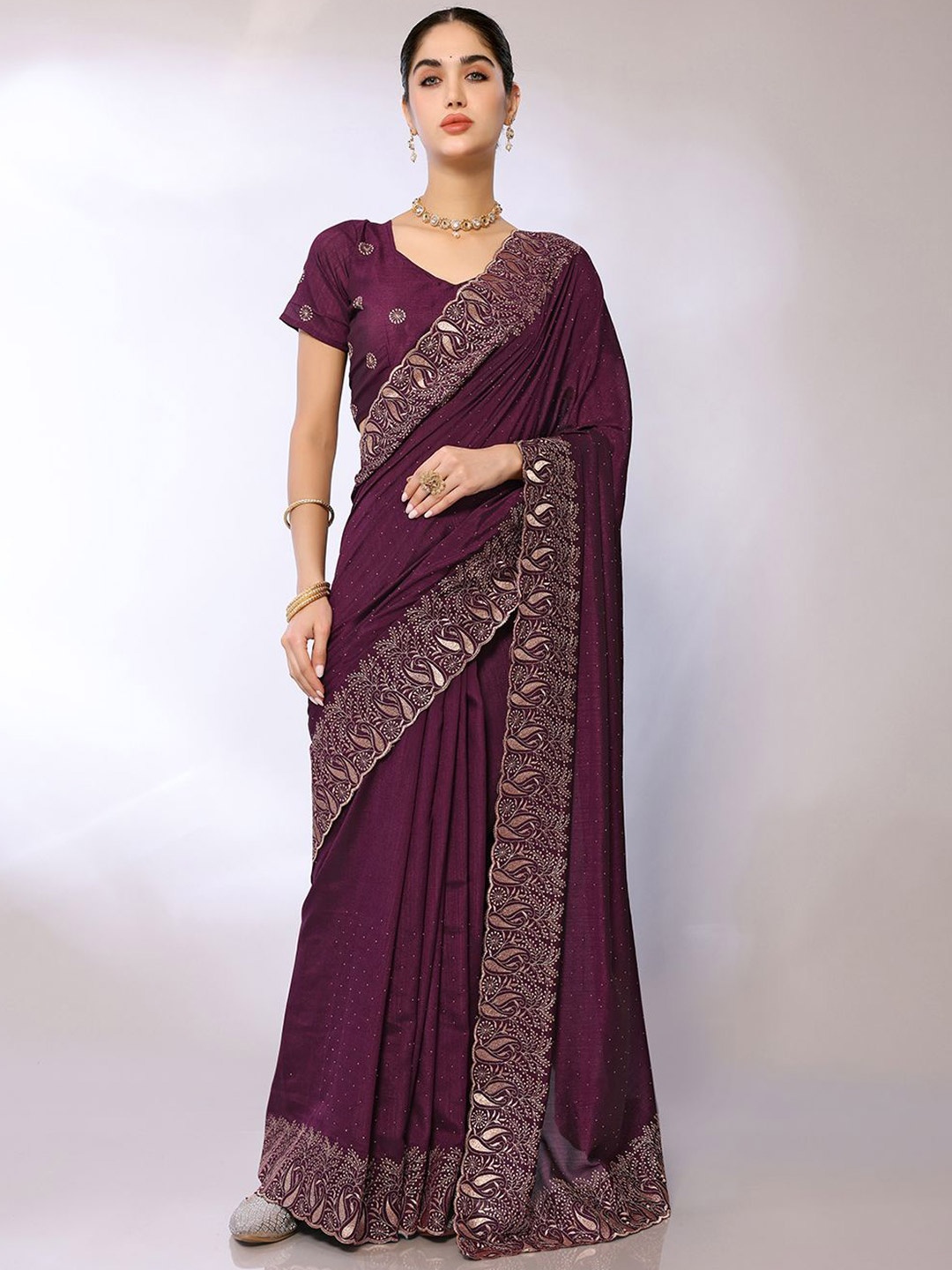 

FABMORA Embellished Embroidered Saree, Purple