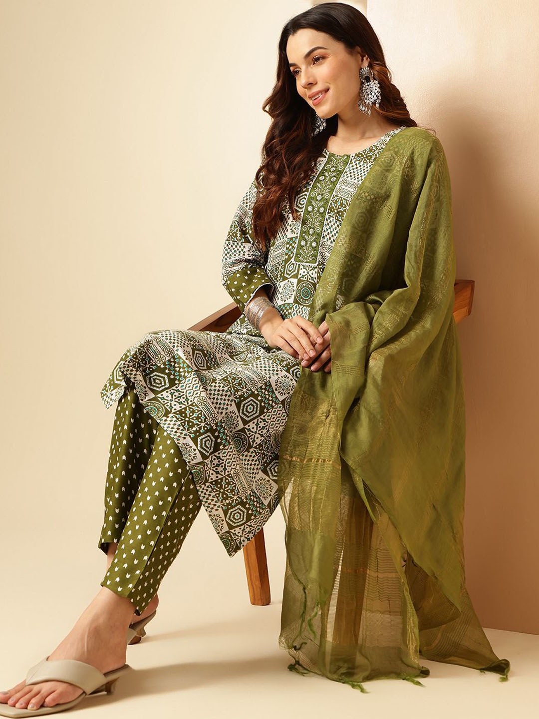 

Anouk Geometric Printed Regular Straight Kurta with Trousers & Dupatta, Green