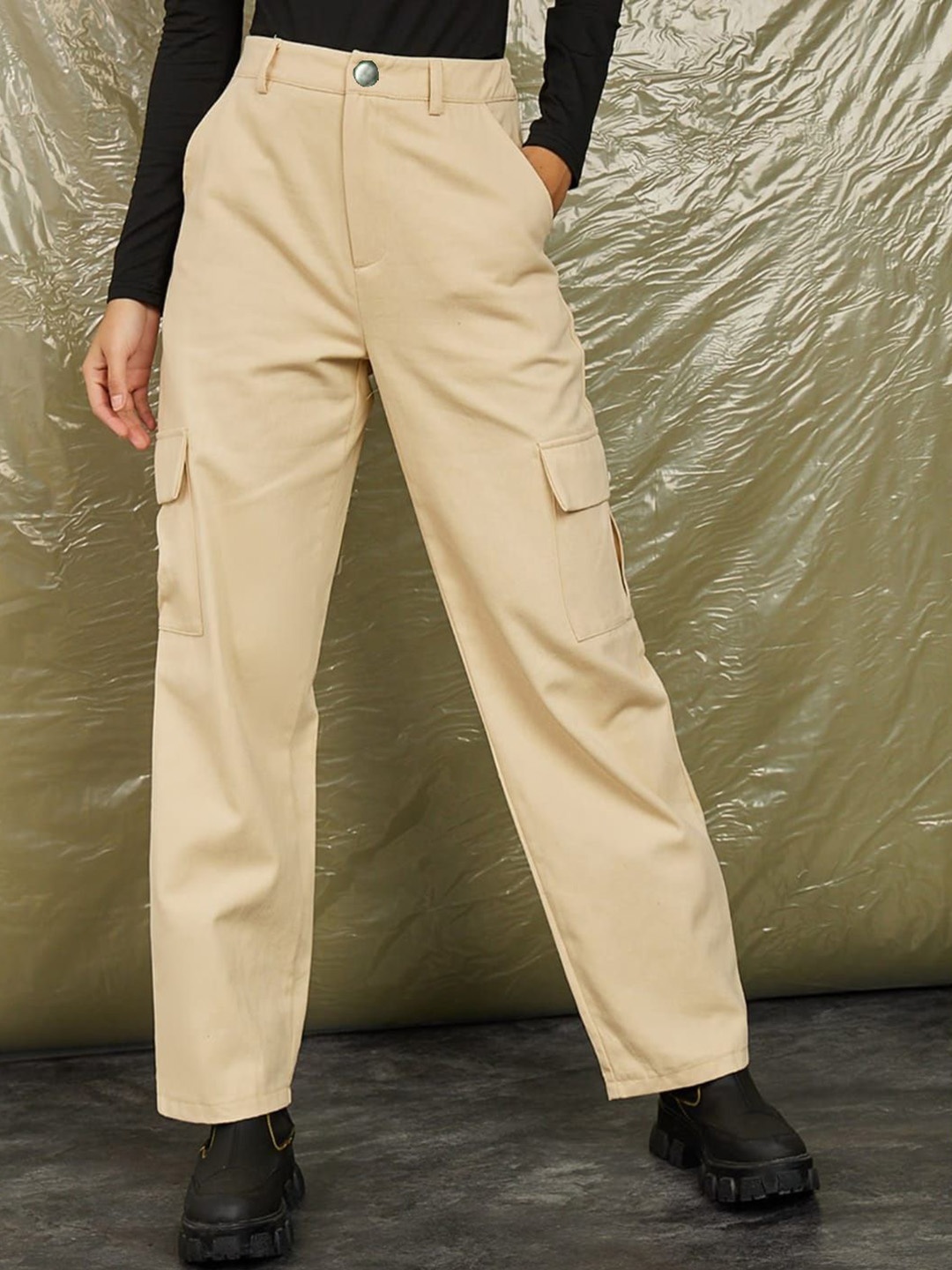 

Perfect Outlet Women Wide Leg High-Rise Cargo Jeans, Cream