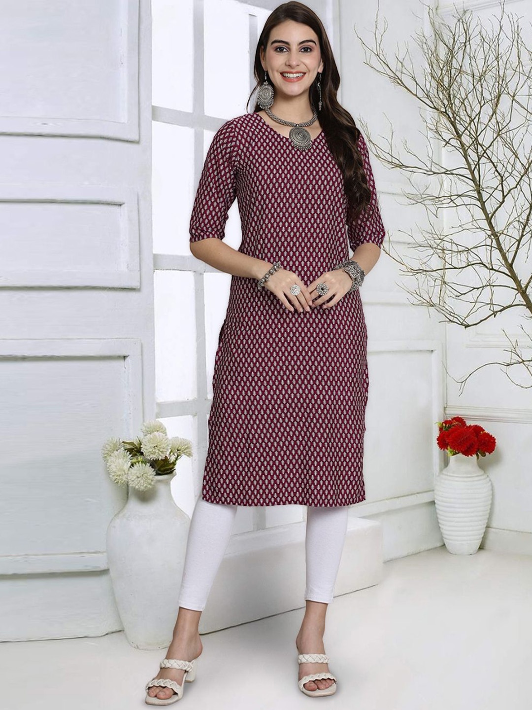 

7Threads Ethnic Motifs Printed Round Neck Crepe Straight Kurta, Maroon