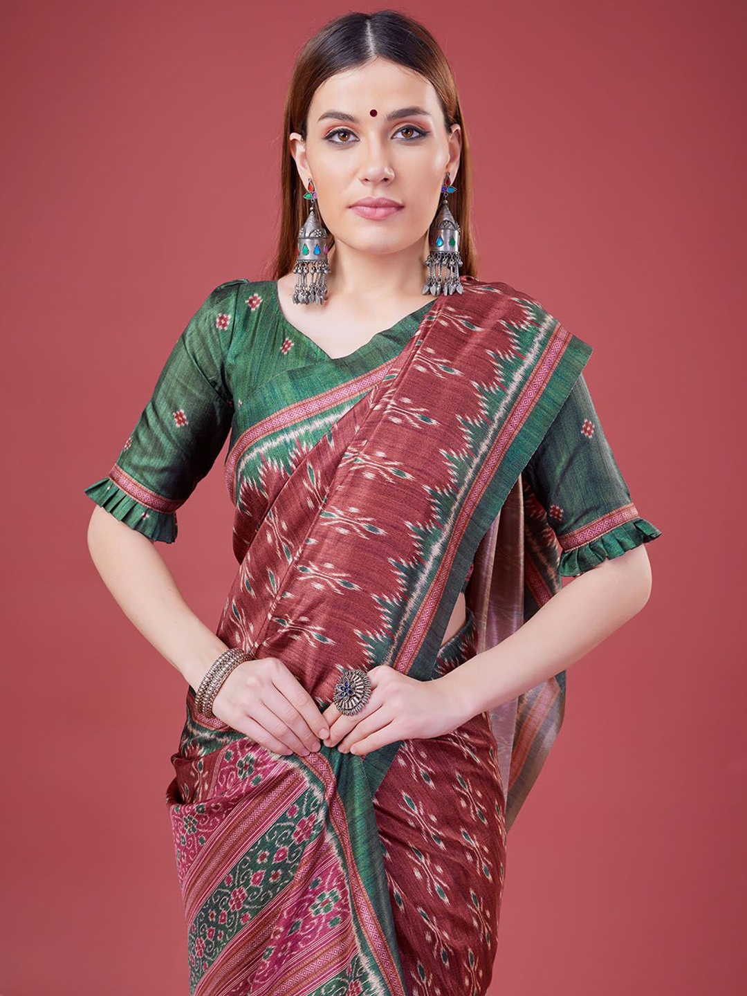 

DOI MOI Ethnic Motifs Banarasi Printed Saree, Maroon