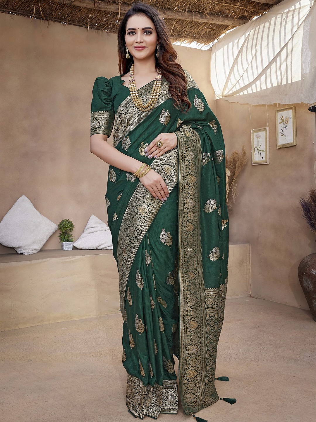 

Ekta Textiles Woven Design Zari Pure Silk Paithani Saree, Green