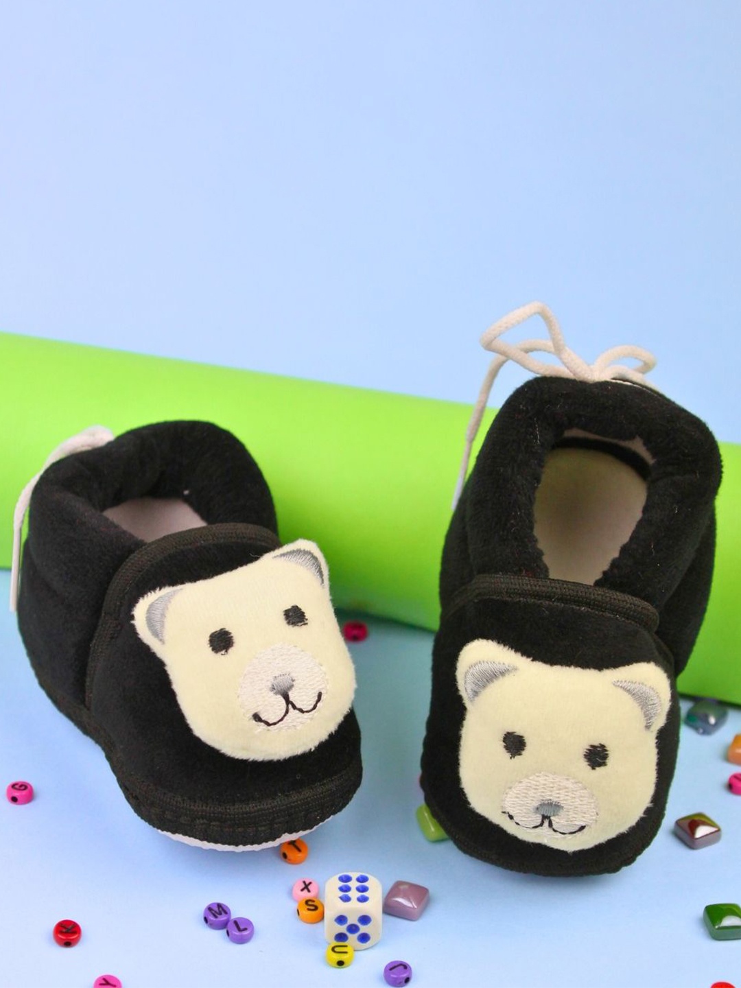 

NESKA MODA Unisex Kids Cotton Booties, Black