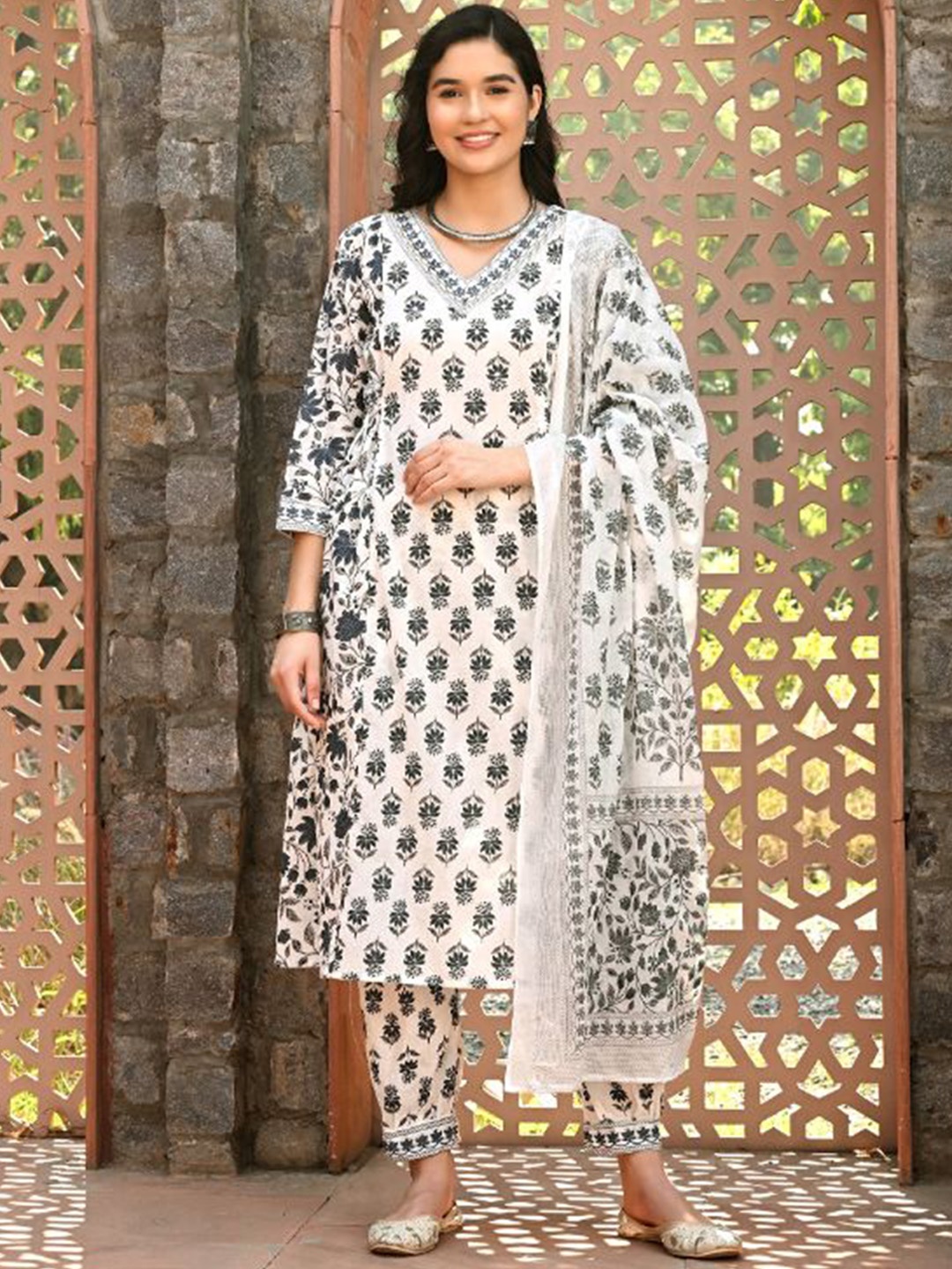 

BAIRAJ Ethnic Motifs Printed V-Neck Pure Cotton Kurta with Pyjamas & Dupatta, White