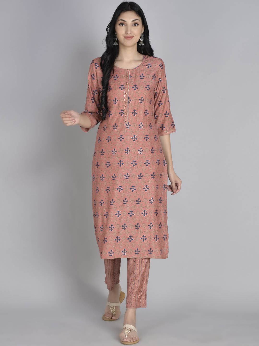 

Shree Abstract Printed Round Neck Gotta Patti Straight Kurta With Trousers, Pink