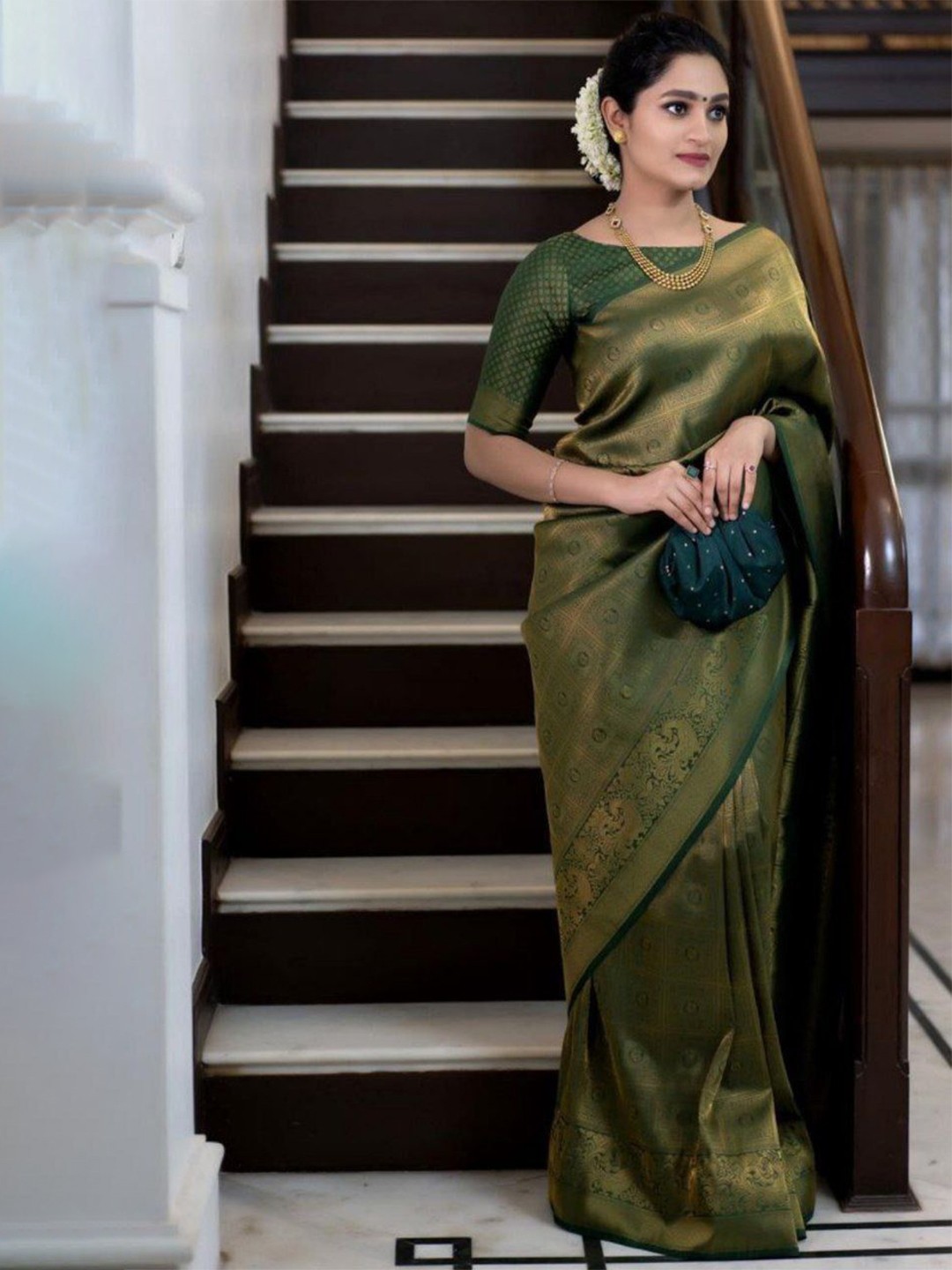 

LeeliPeeri Designer Floral Zari Saree, Green