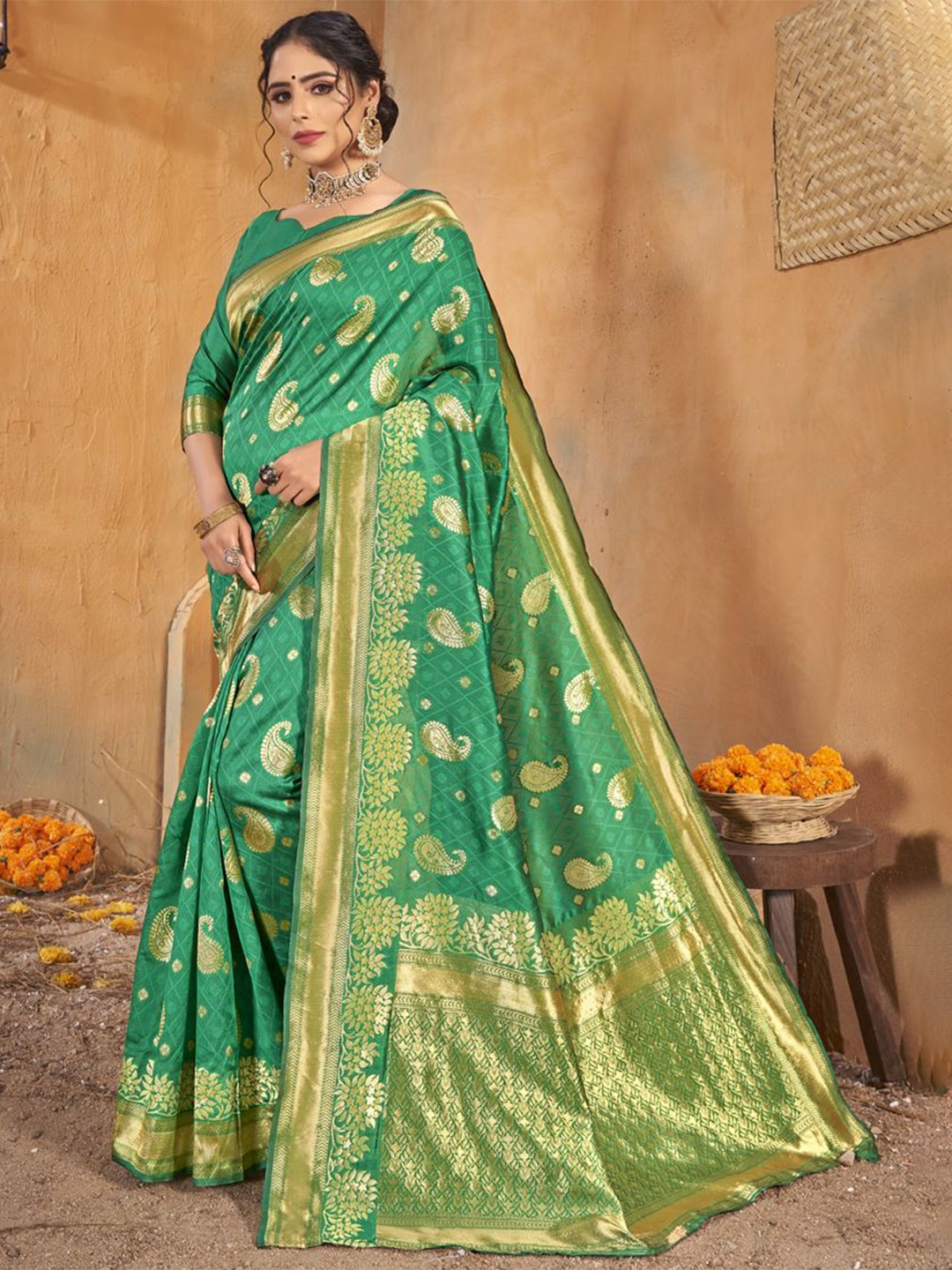 

ASISA Woven Design Zari Saree, Green