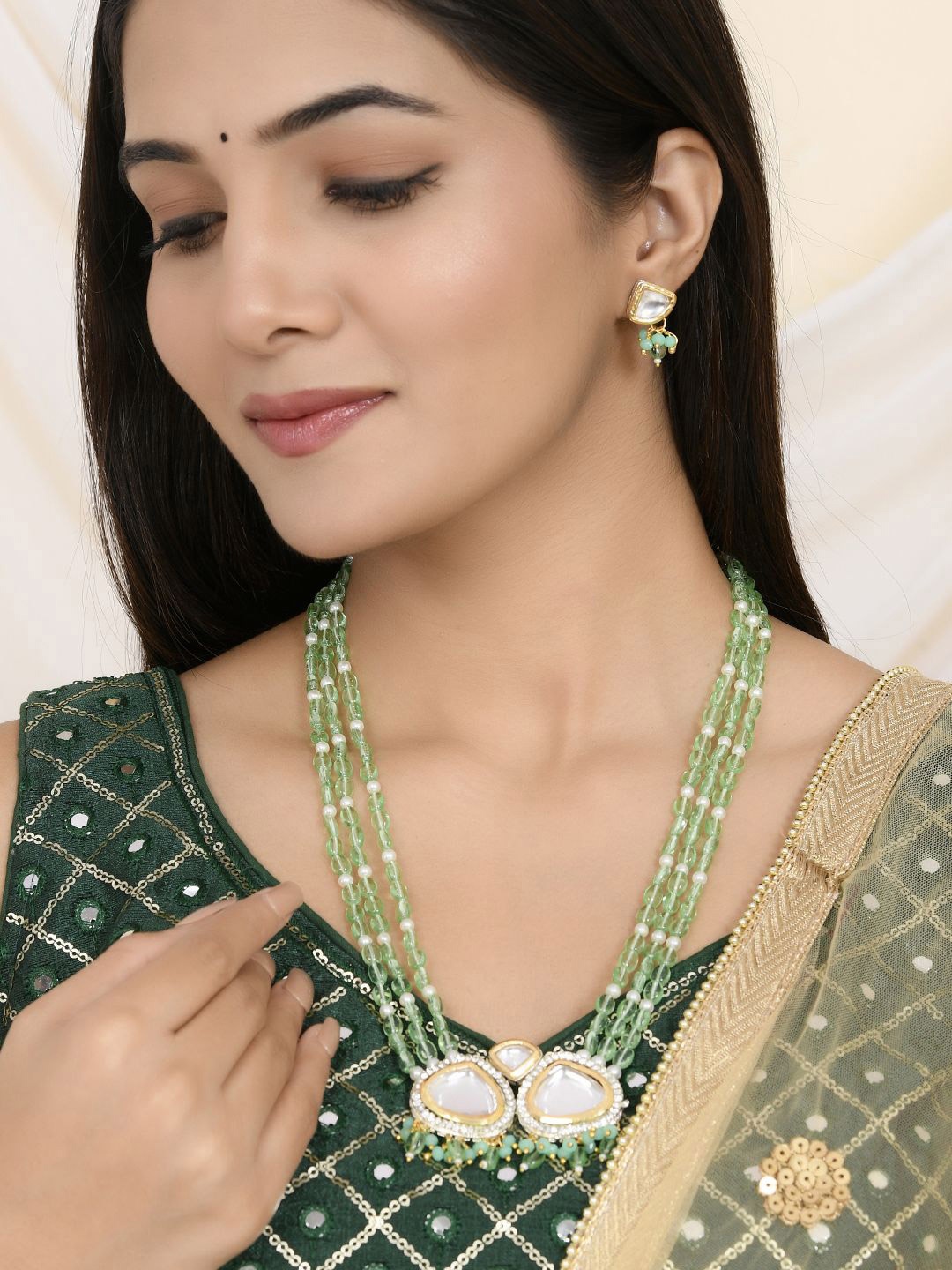 

Silvermerc Designs Gold-Plated Stone-Studded & Beaded Jewellery Set