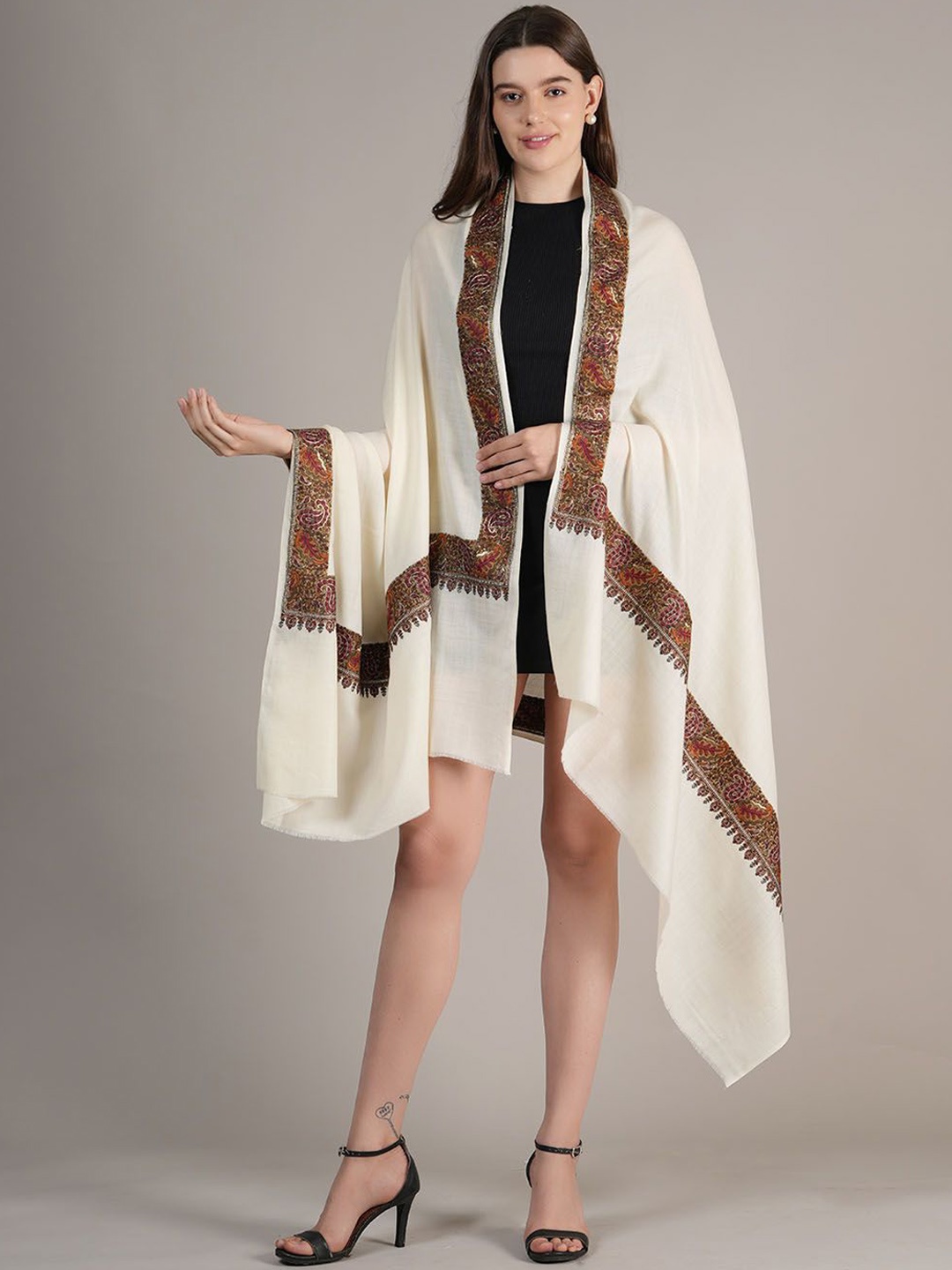 

MUFFLY Floral Embroidered Pashmina Woollen Shawl, White