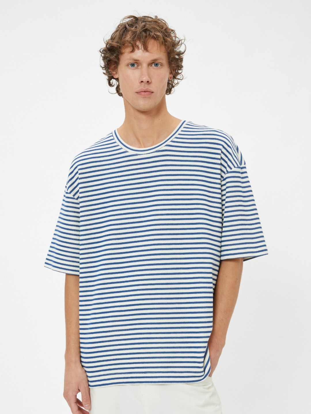 

Koton Men Striped Pockets T-shirt, Blue