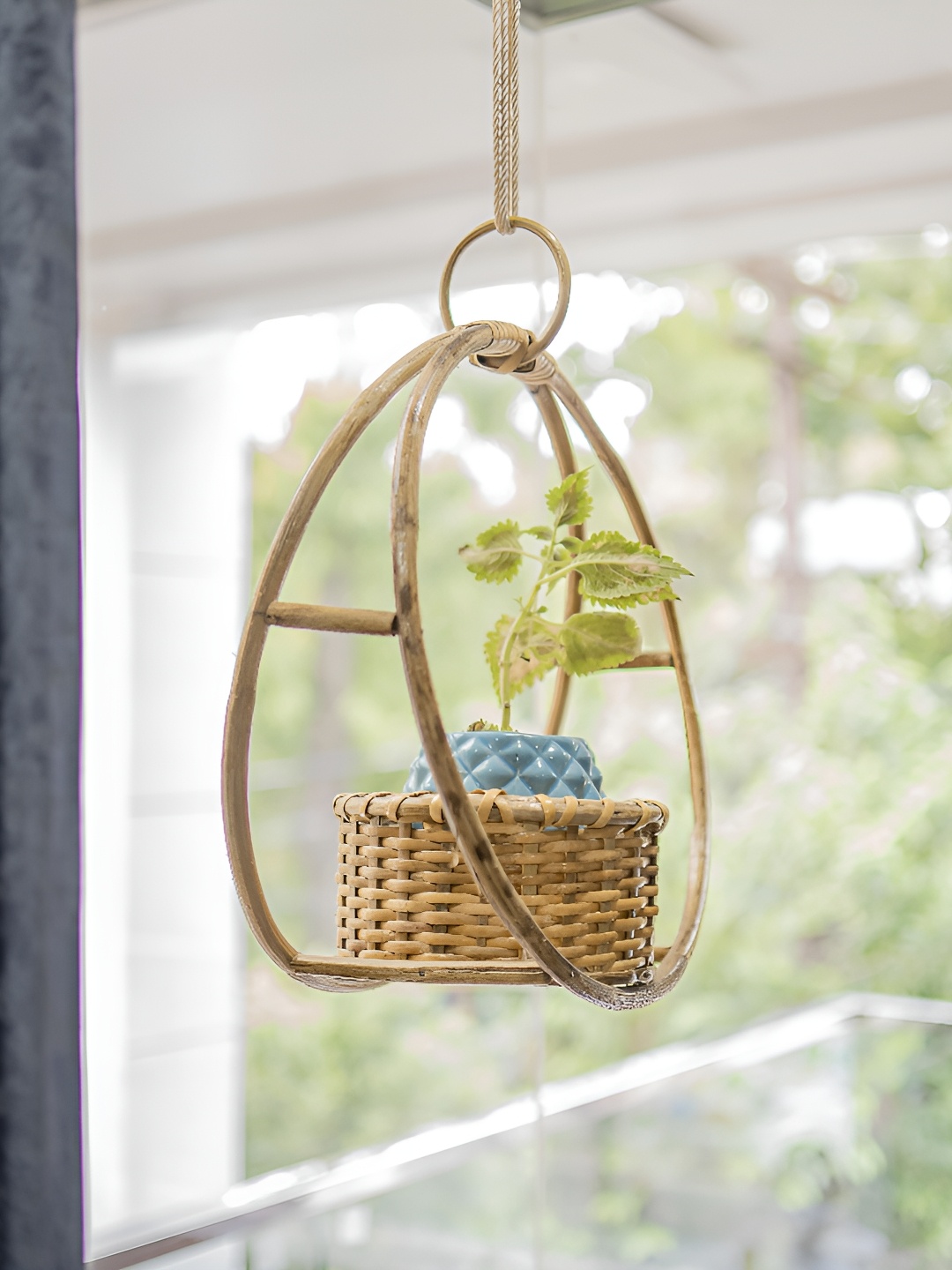 

AJAARA Beige Textured Wicker Hanging Planter