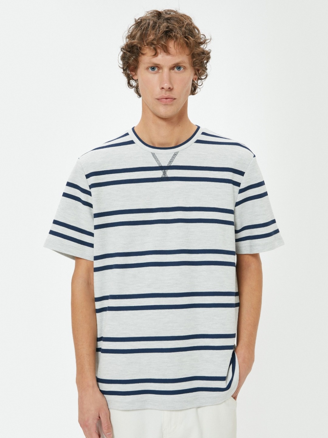 

Koton Men Striped Pockets T-shirt, Blue