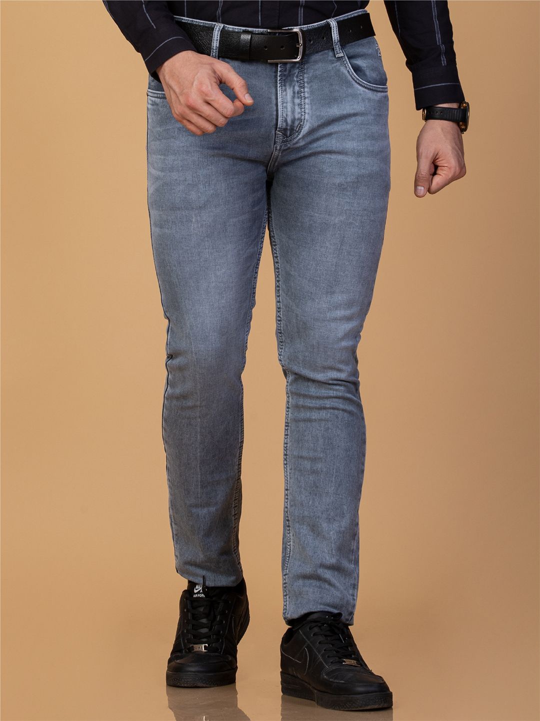 

Berkshire Men Smart Slim Fit Low Distress Heavy Fade Stretchable Jeans, Grey