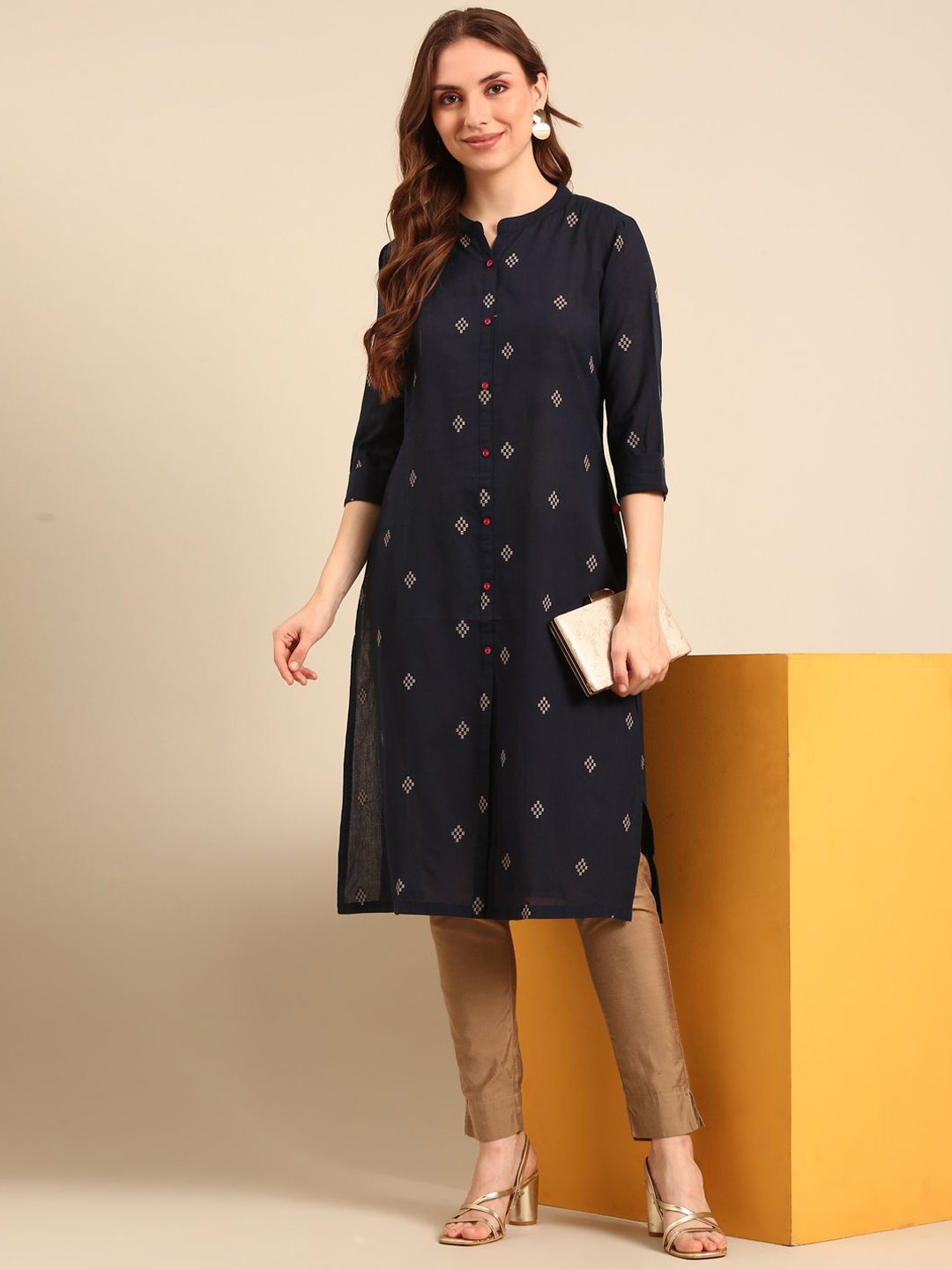 

Anouk Geometric Embroidered Notched Neck Straight Pure Cotton Kurta, Navy blue