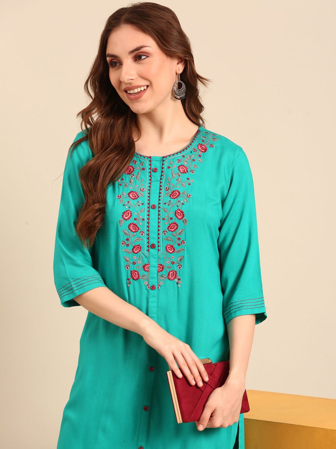 

Anouk Round Neck Thread Work Straight Kurta, Turquoise blue