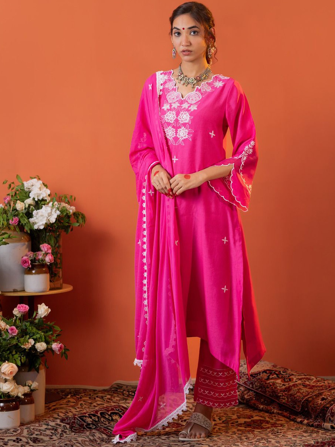 

HEEPOSH Floral Embroidered V-Neck Straight Kurta with Trousers & Dupatta, Pink