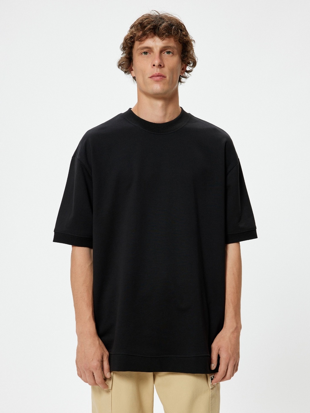 

Koton Men V-Neck Drop-Shoulder Sleeves Pockets T-shirt, Black