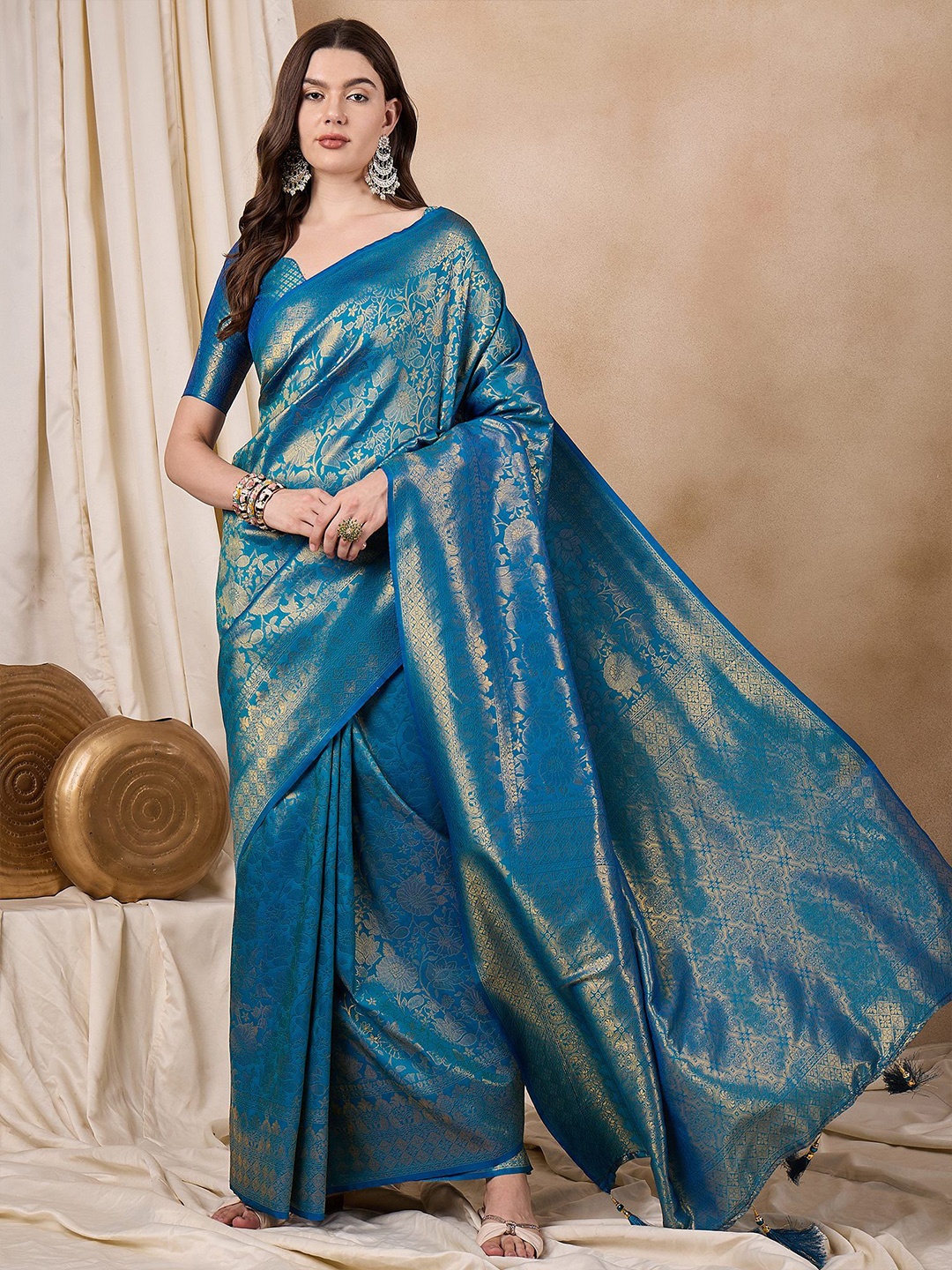 

KAVINDI Woven Design Zari Pure Silk Kanjeevaram Saree, Blue