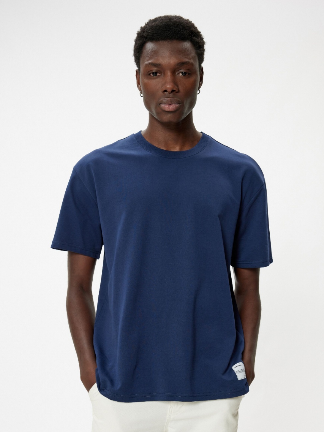 

Koton Men V-Neck Pockets T-shirt, Navy blue