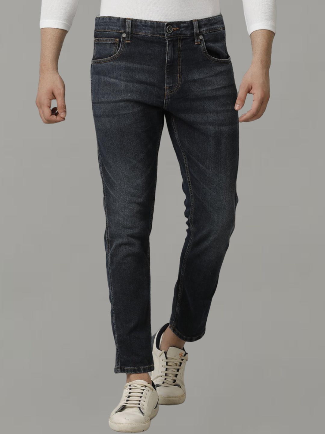 

Voi Jeans Men Skinny Fit Mid-Rise Light Fade Stretchable Jeans, Blue