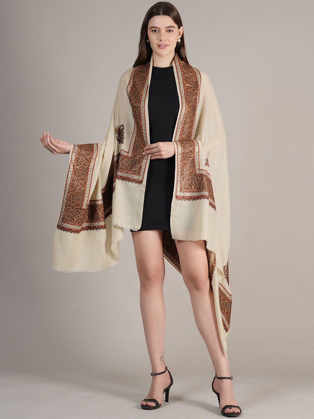 

MUFFLY Women Floral Embroidered woollen Shawl, Cream