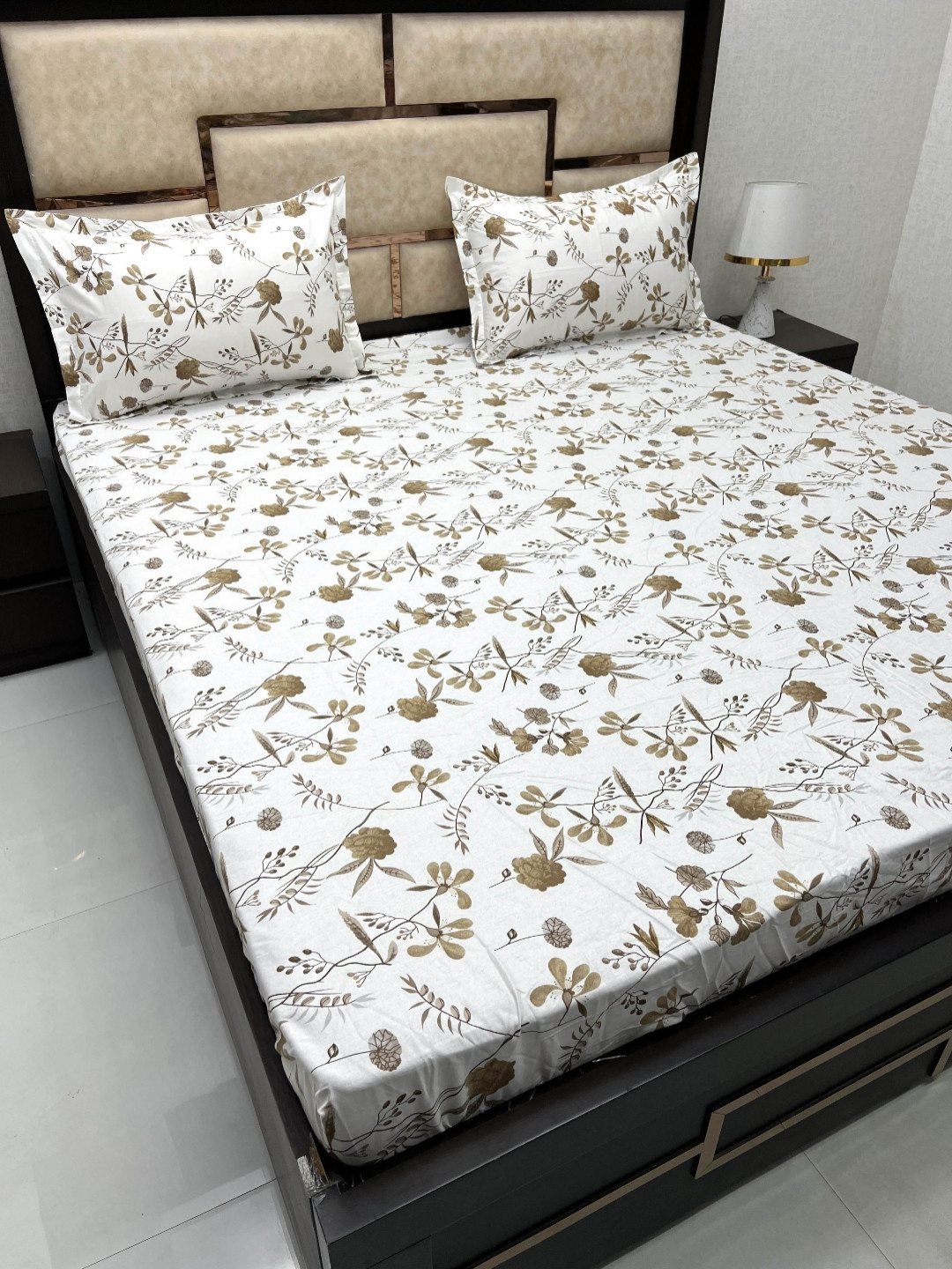 

Pure Decor sapphire Pink Pure Cotton Floral 380TC King Bedsheet with 2 Pillow Covers