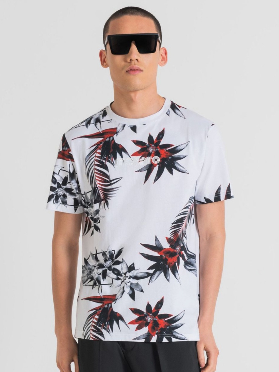

Antony Morato Men Floral Printed Tropical Applique T-shirt, White