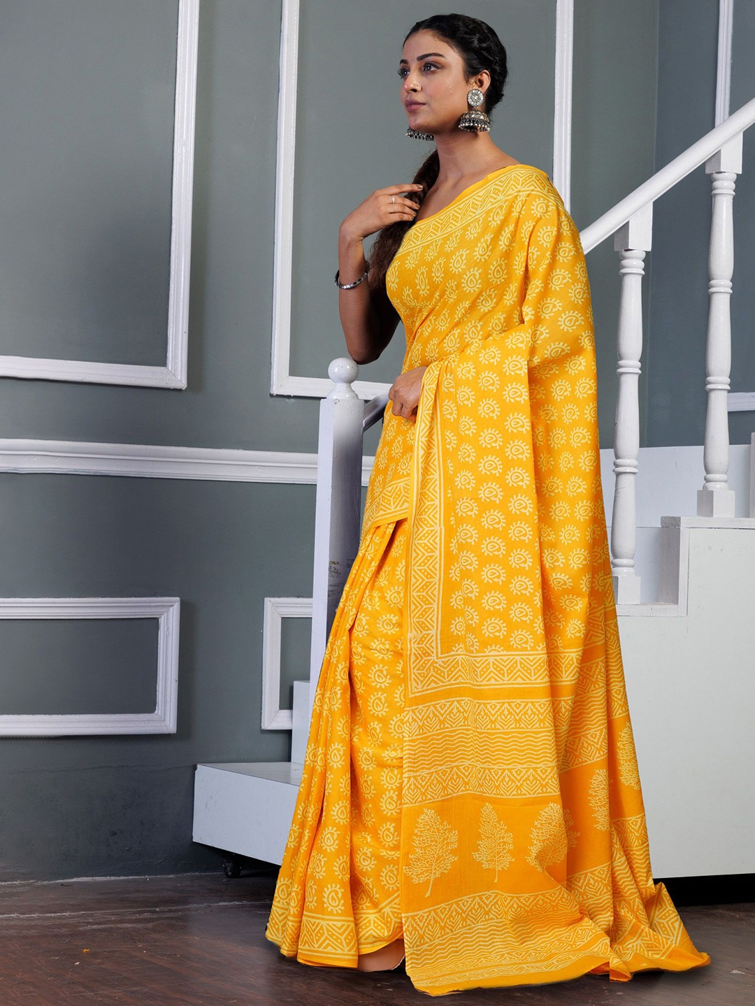

Unnati Silks Ethnic Motifs Pure Cotton Handloom Block Print Saree, Yellow