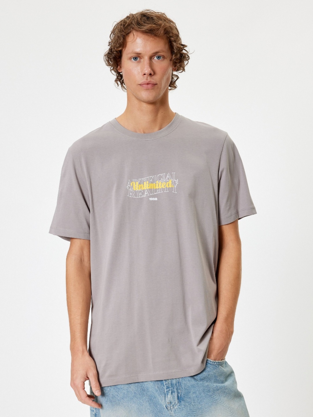 

Koton Men Typography Slim Fit T-shirt, Grey