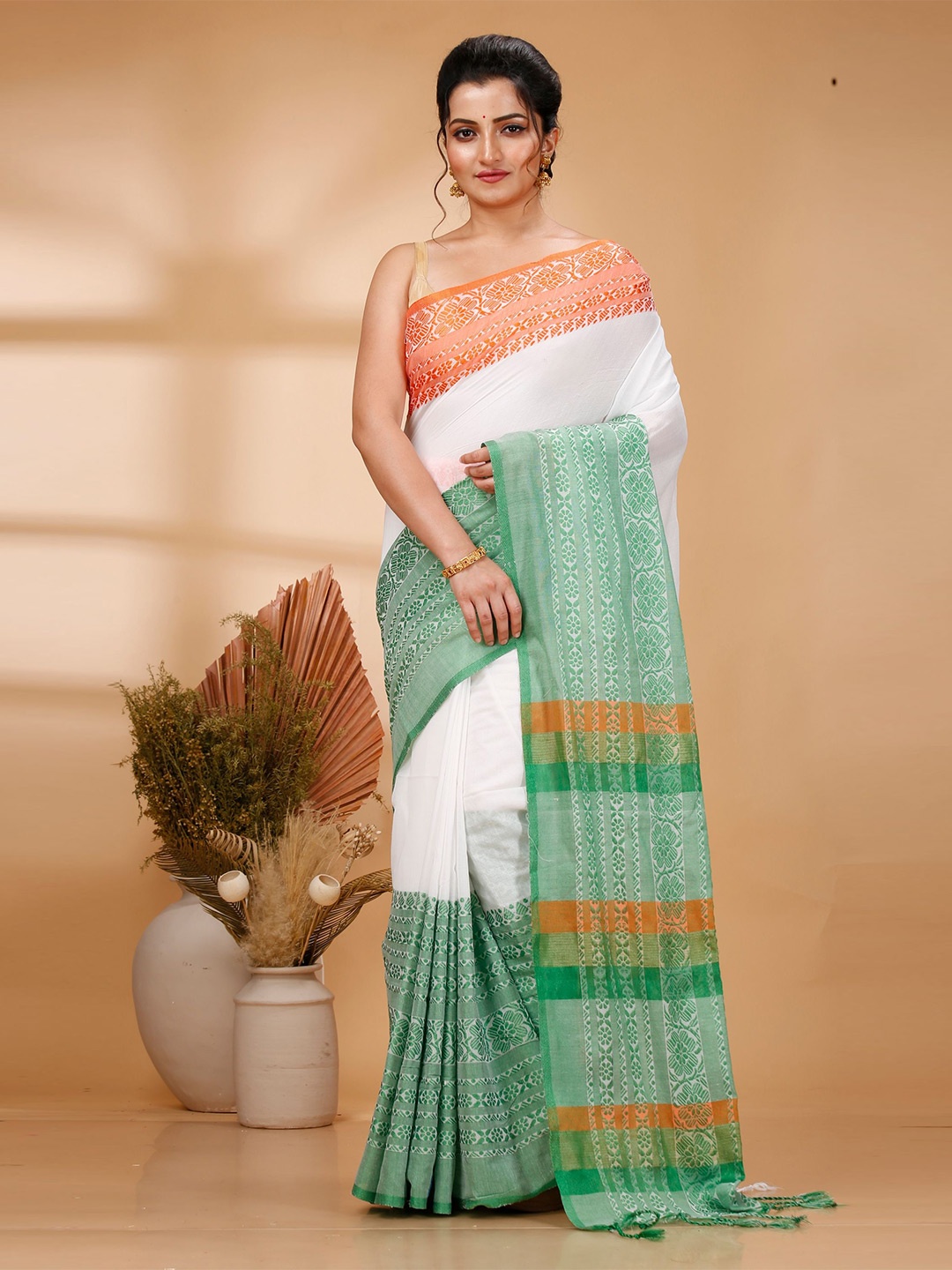 

DipDiya Pure Cotton Taant Saree, Green