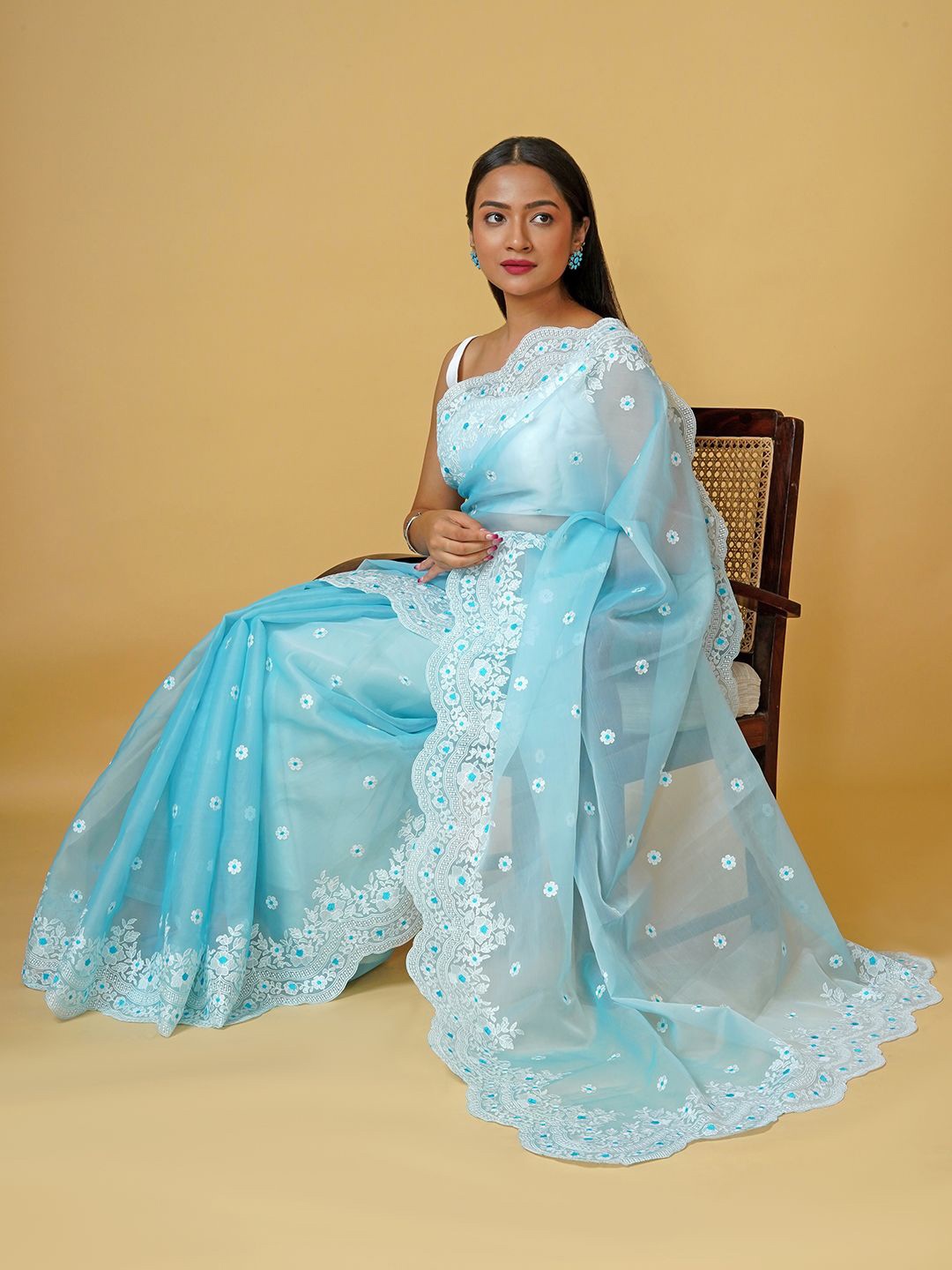 

TEEJH Floral Embroidered Organza Saree, Blue