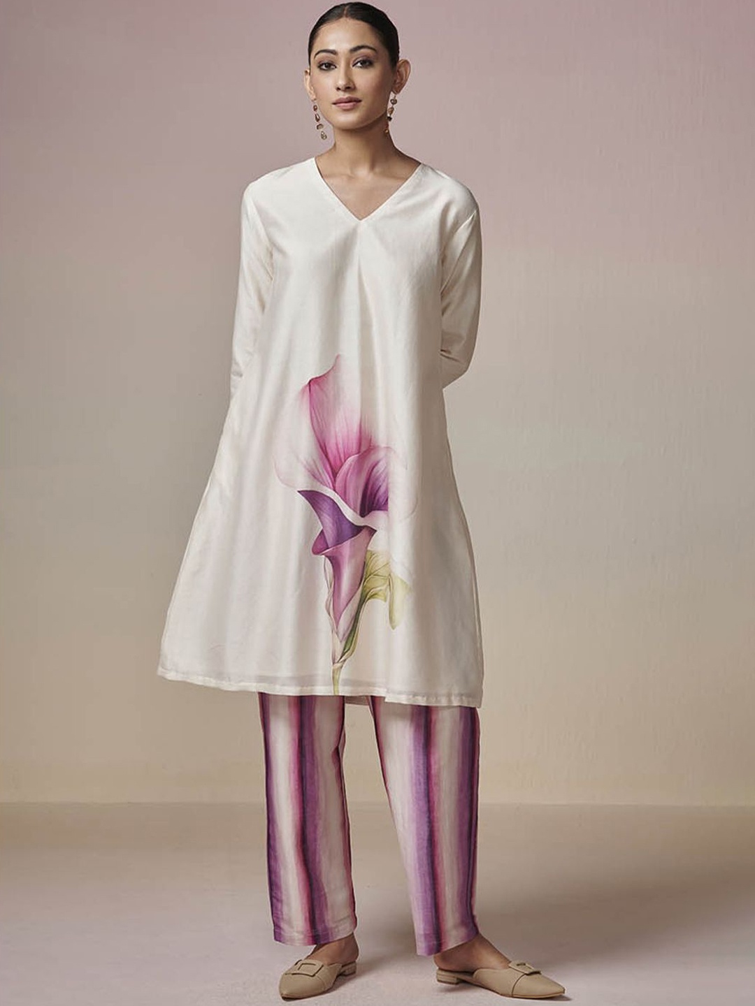 

Dressfolk Floral Printed V-Neck Tunic & Trouser, Off white