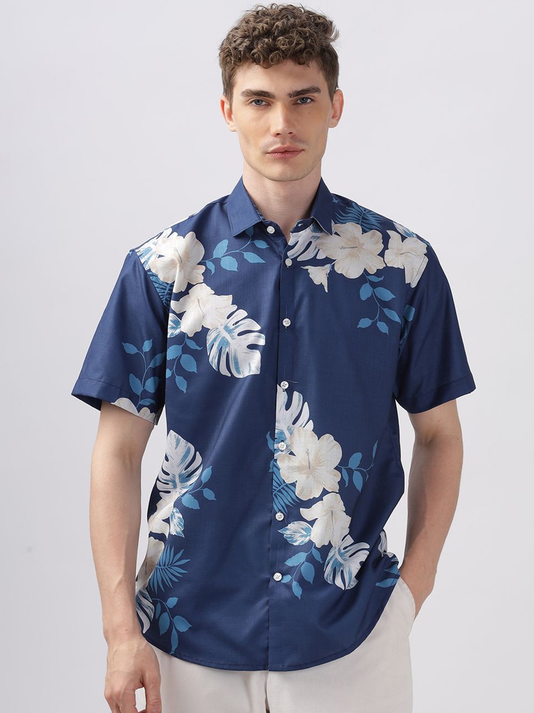 

Vestirio Men Relaxed Spread Collar Floral Printed Relaxed Fit Casual Shirt, Blue