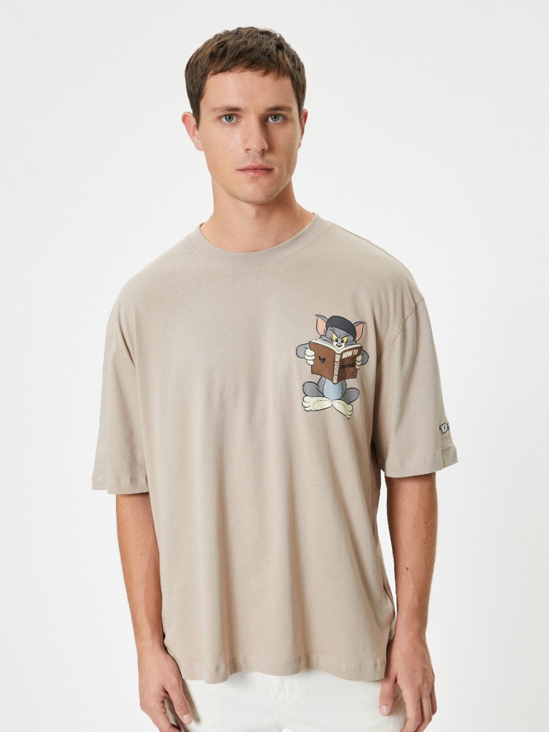

Koton Men Printed V-Neck Pockets T-shirt, Beige