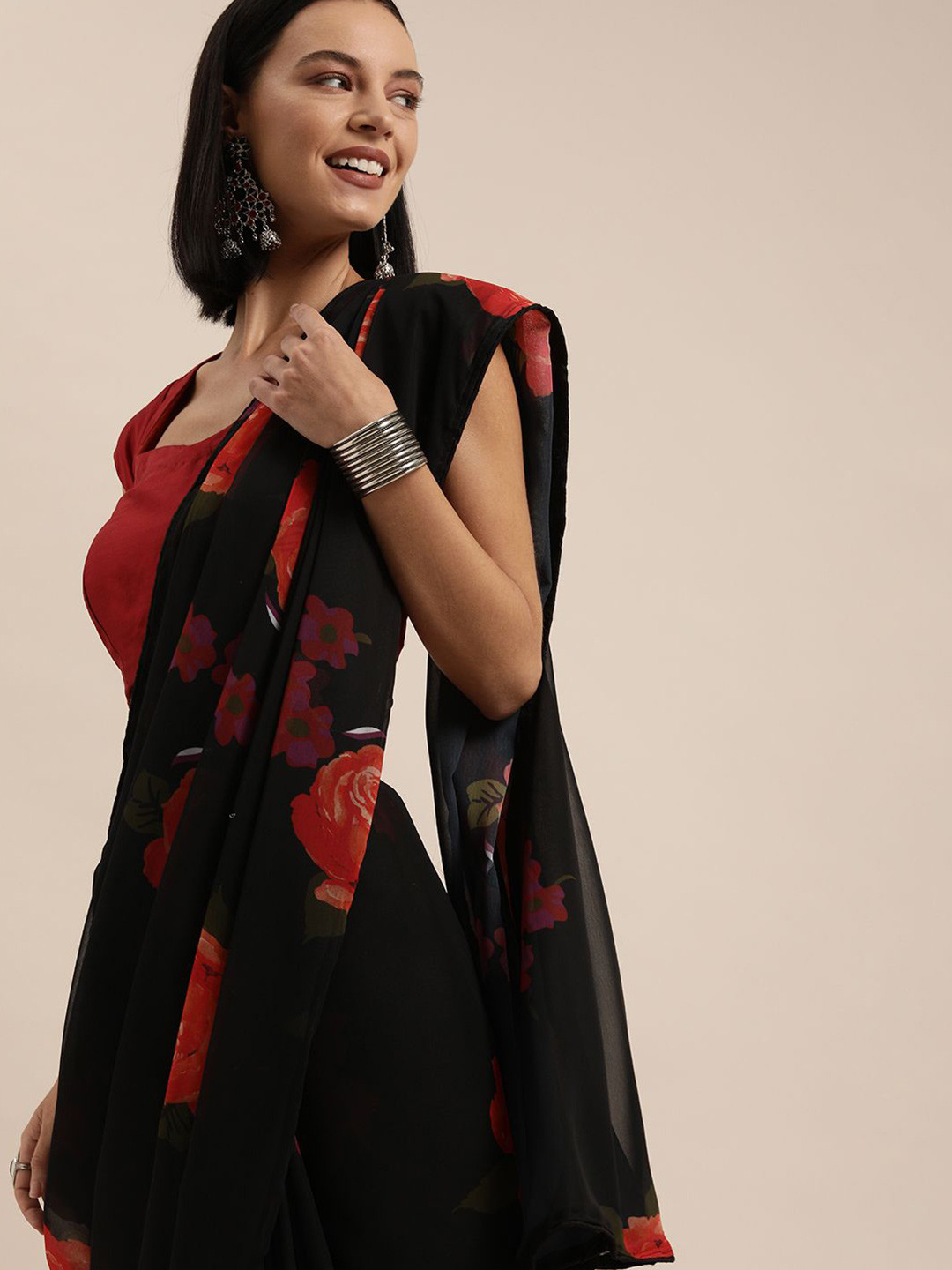 

KULNAARI Floral Pure Georgette Saree, Black