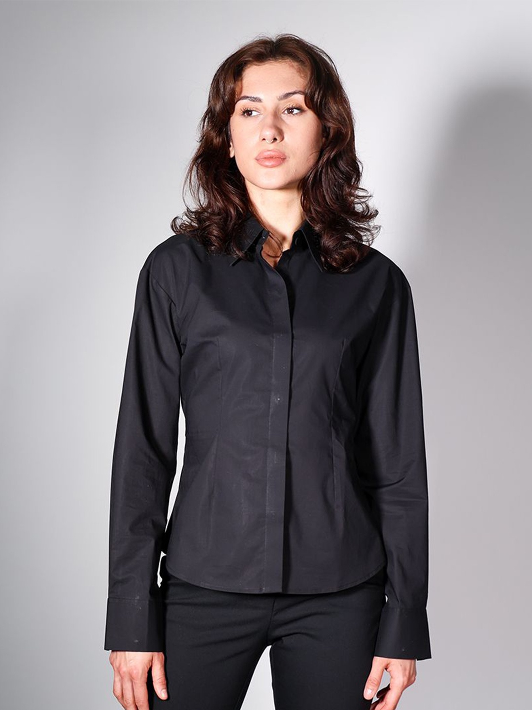 

Arya Giri Women Spread Collar Solid Cotton Tailored Fit Casual Shirt, Black