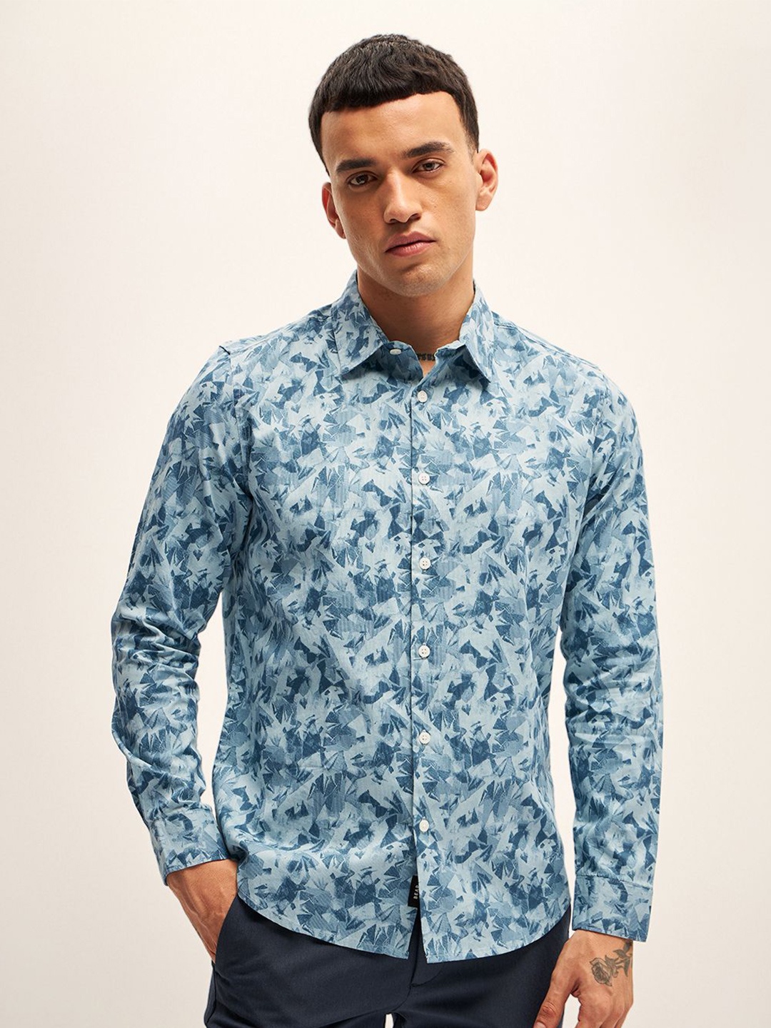 

THE BEAR HOUSE Men Slim Fit Floral Printed Pure Cotton Casual Shirt, Blue