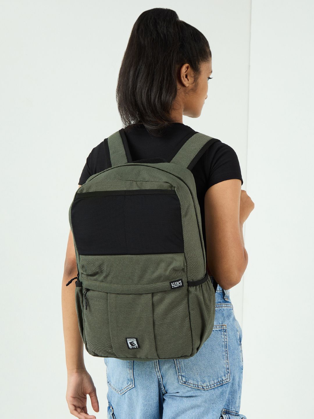 

Wildcraft Unisex Textured Messenger Bag, Green