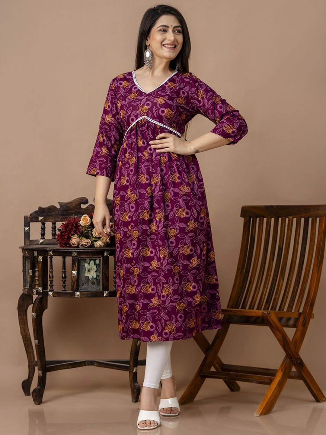 

Veshviti Ethnic Motifs Printed V Neck Zari Anarkali Kurta, Maroon