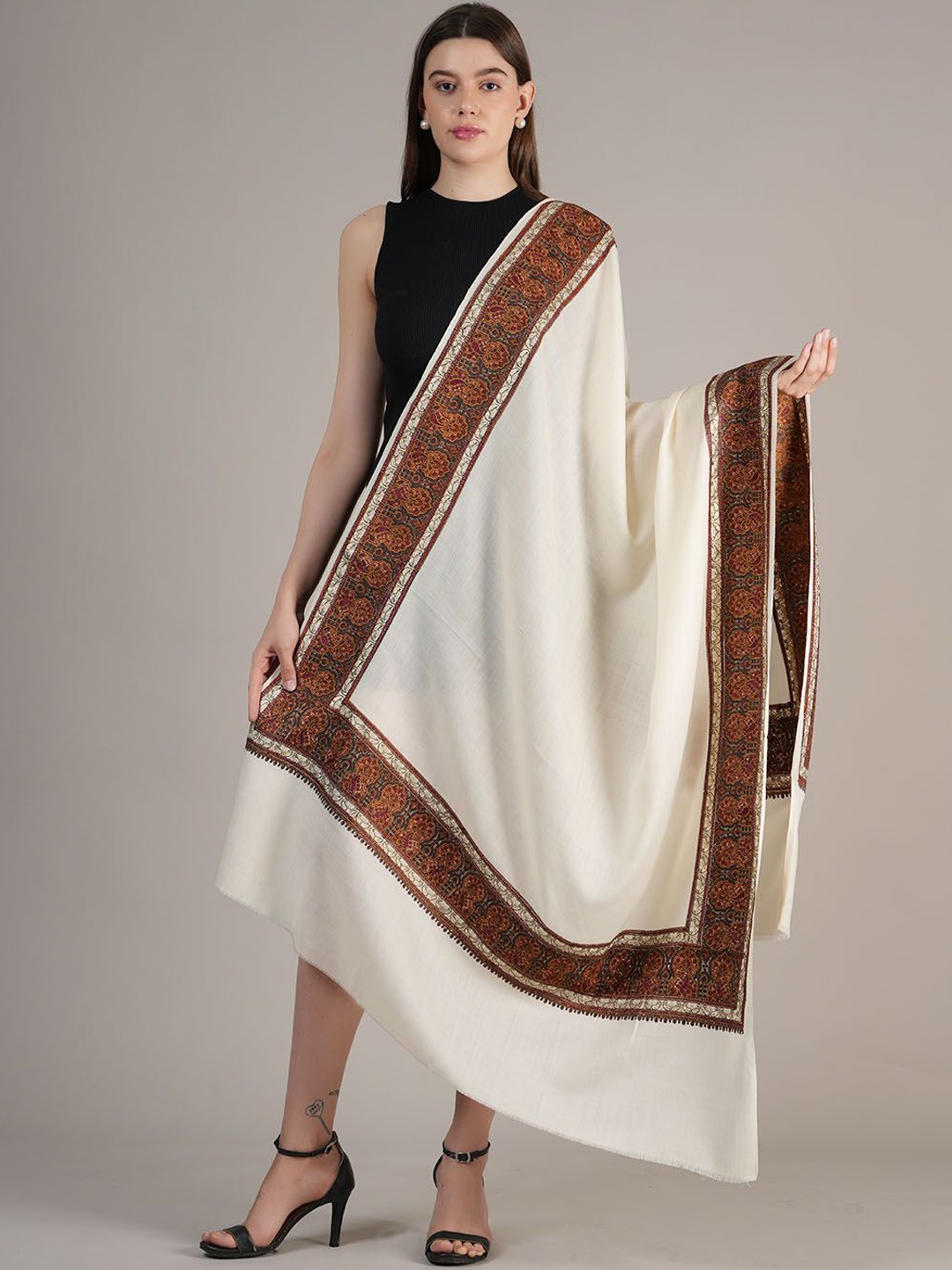 

MUFFLY Floral Embroidered Pashmina Woolen Shawl, White