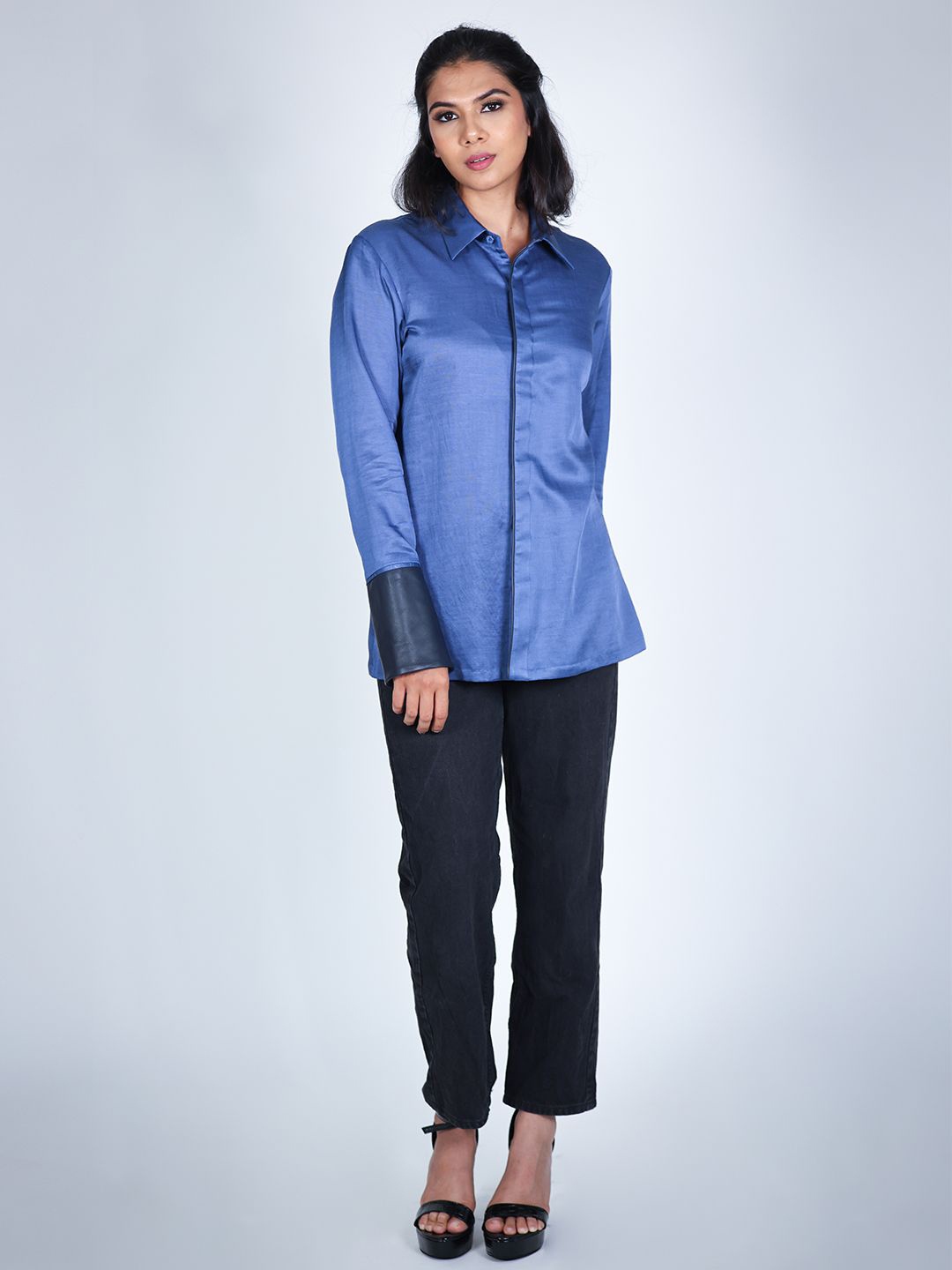 

Arya Giri Women Spread Collar Solid Casual Shirt, Blue