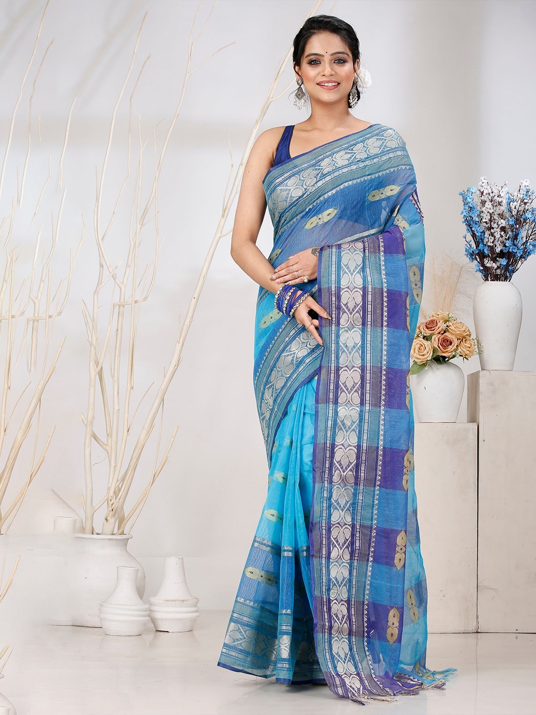 

DipDiya Ethnic Motifs Pure Cotton Taant Saree, Blue