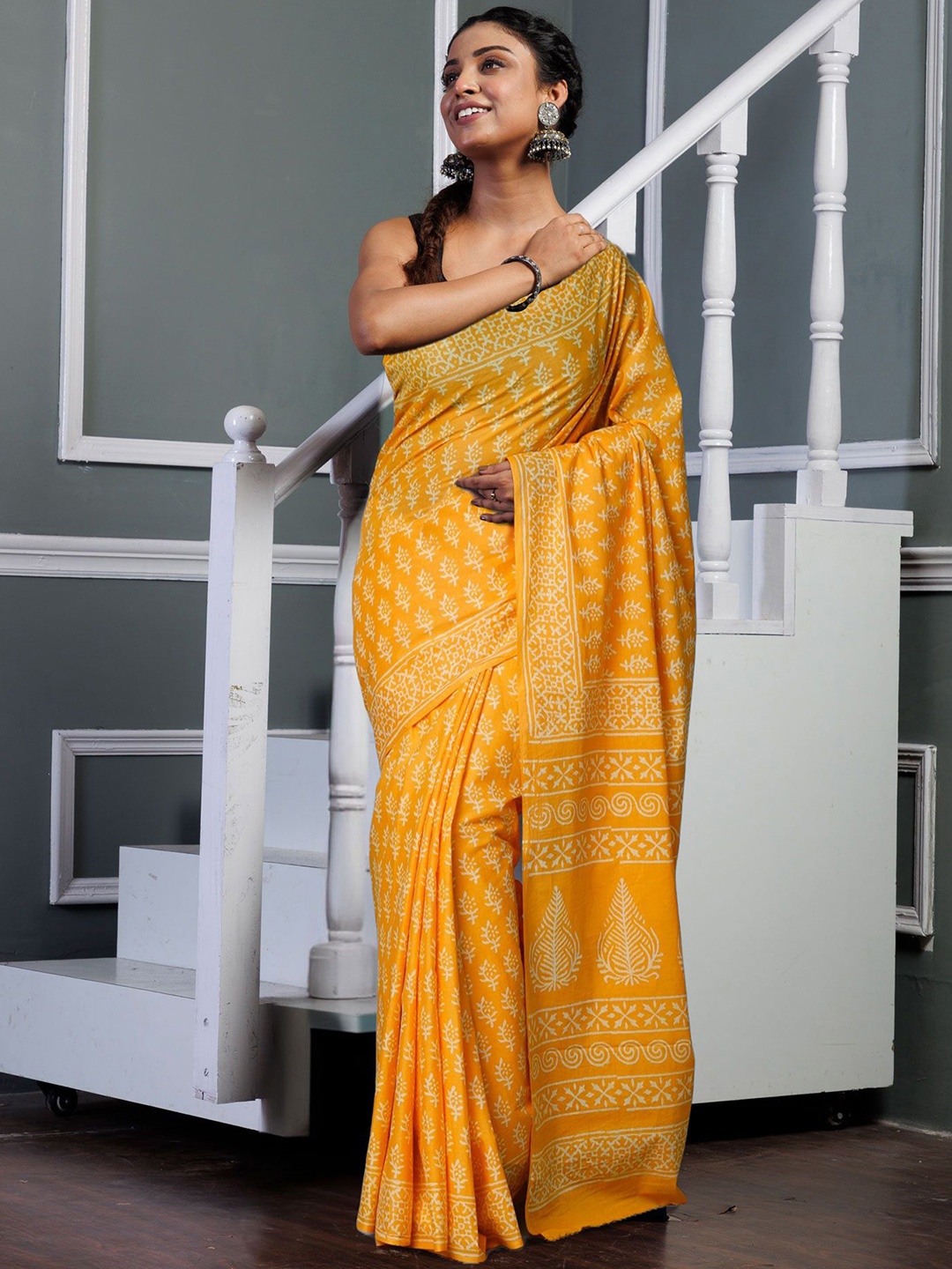 

Unnati Silks Ethnic Motifs Pure Cotton Handloom Block Print Saree, Yellow