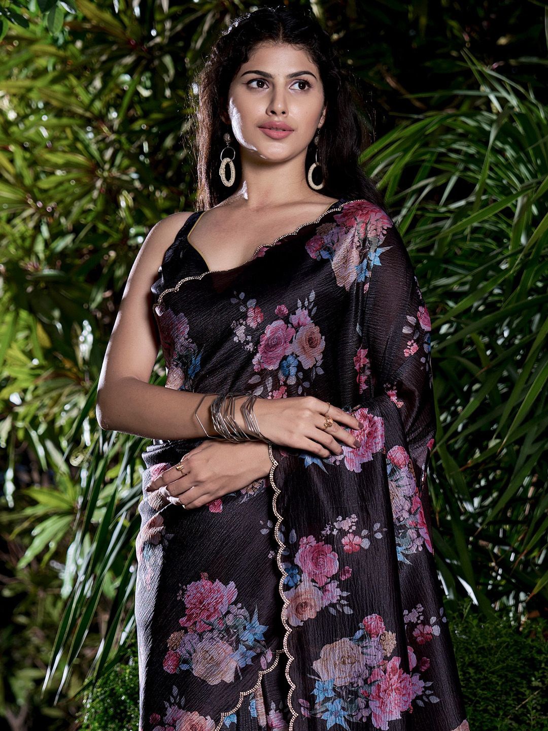 

Saree mall Floral Beads and Stones Silk Blend Sarees, Black