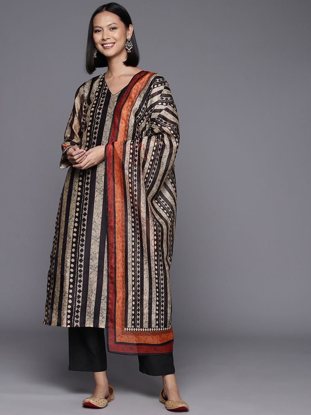 

Varanga Striped V Neck Chanderi Cotton Straight Kurta & Trousers With Dupatta, Grey