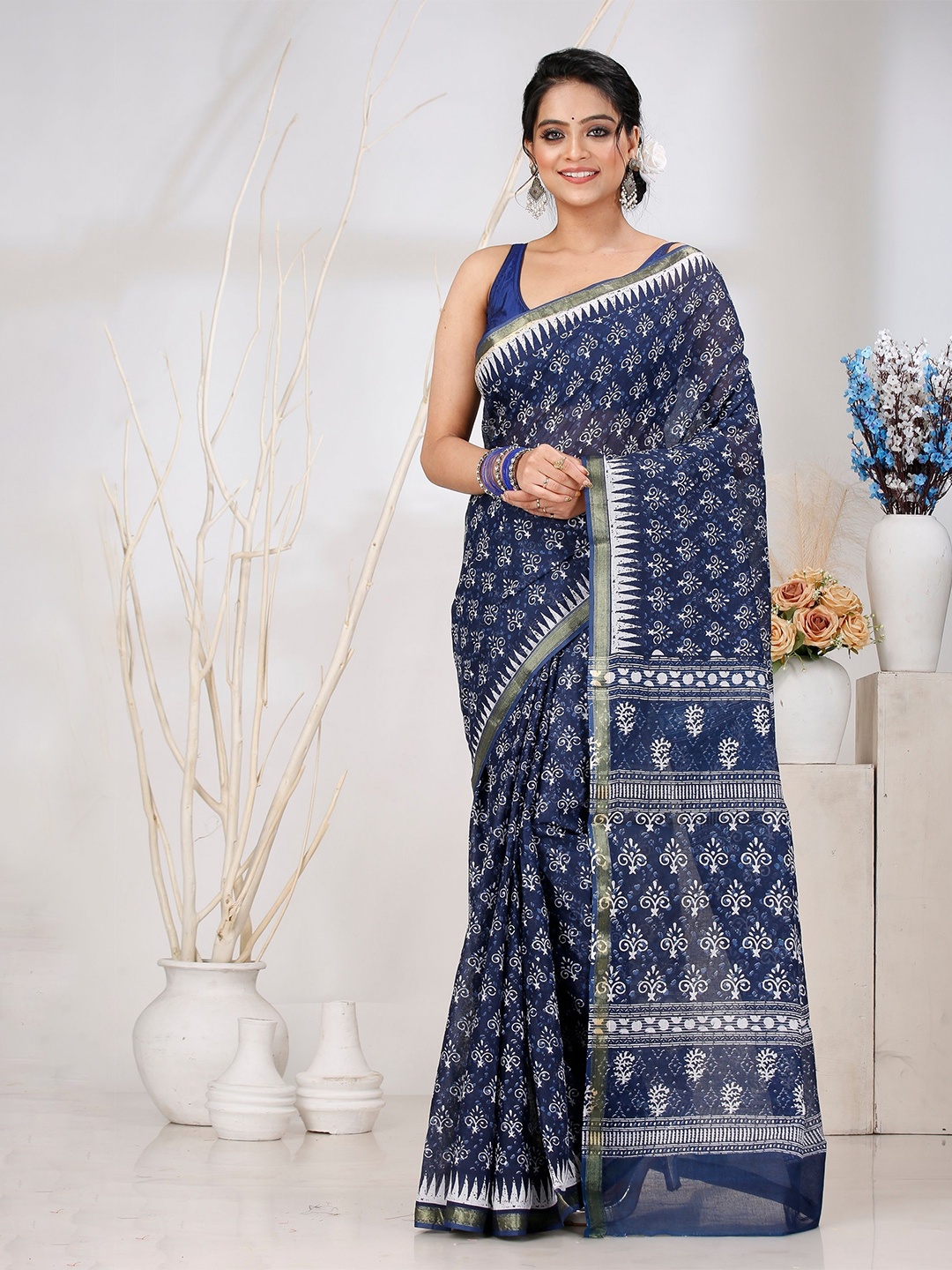 

DipDiya Printed Ethnic Motifs Pure Cotton Saree, Blue